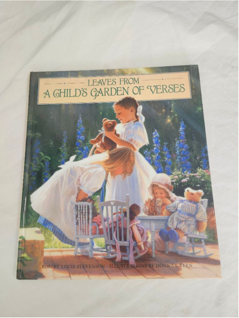 Girls Unbranded Kids Book Leaves From A Child's Garden of Verses Beige Green One